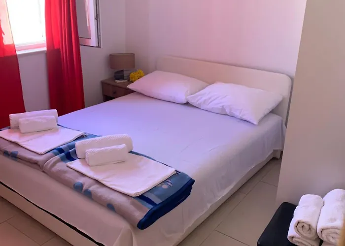 奥尔凯迪亚公寓酒店 *